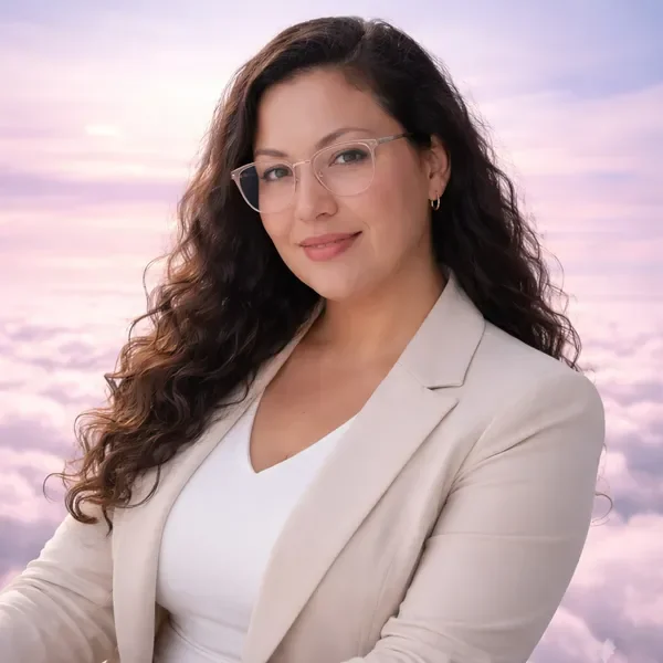 מומחית רגולציה